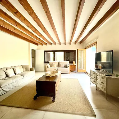 Casa De Estilo Mallorquin En El Centro De *