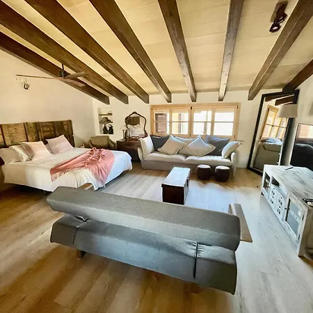 Casa De Estilo Mallorquin En El Centro De * Pollenca