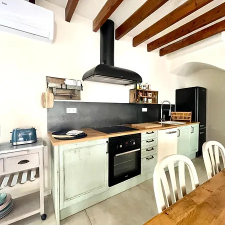 Casa De Estilo Mallorquin En El Centro De