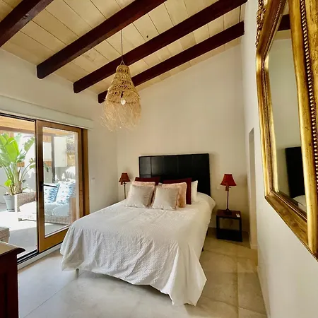 Casa De Estilo Mallorquin En El Centro De Pollenca
