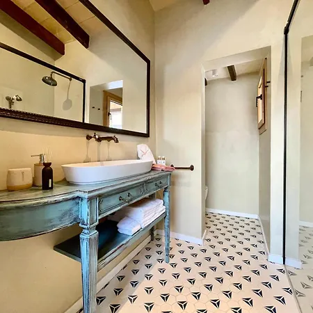 Casa De Estilo Mallorquin En El Centro De Pollenca