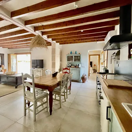 Casa De Estilo Mallorquin En El Centro De * Pollenca